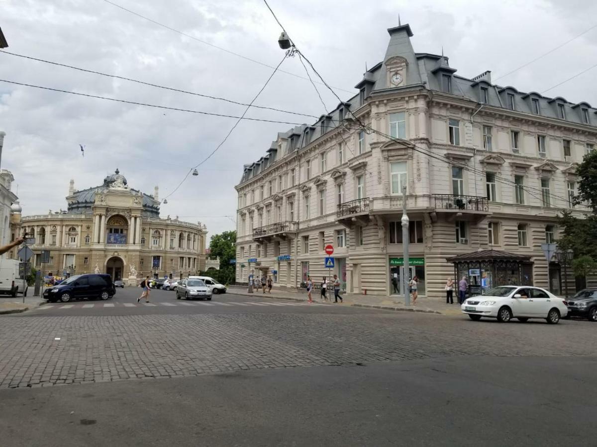 Apartmens Near Opera House Leilighet Odessa Eksteriør bilde