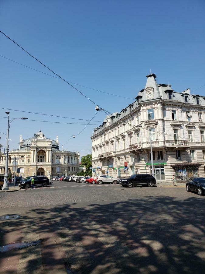 Apartmens Near Opera House Leilighet Odessa Eksteriør bilde